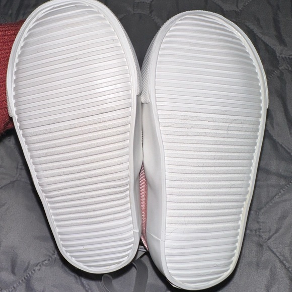 OLD NAVY-Textured Hearts Slip-On Sneakers for Toddler Girls Size 6 - Picture 6 of 9